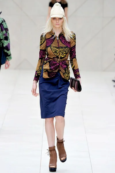 Look 19